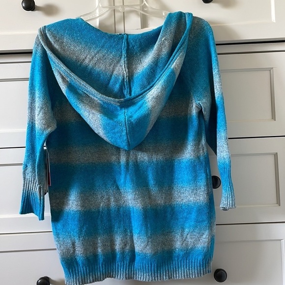 NWT Roxy Riding High Blue & Gray Hooded Sweater w/ 3/4 Length Sleeves - Medium - Picture 3 of 5